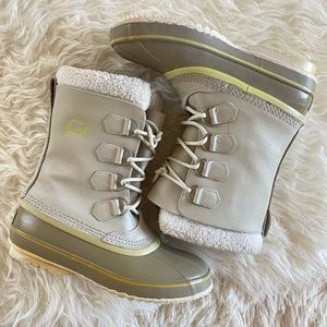 Sorel Women’s 1964 PAC Off-White Waterproof Winter Boots, size 8
